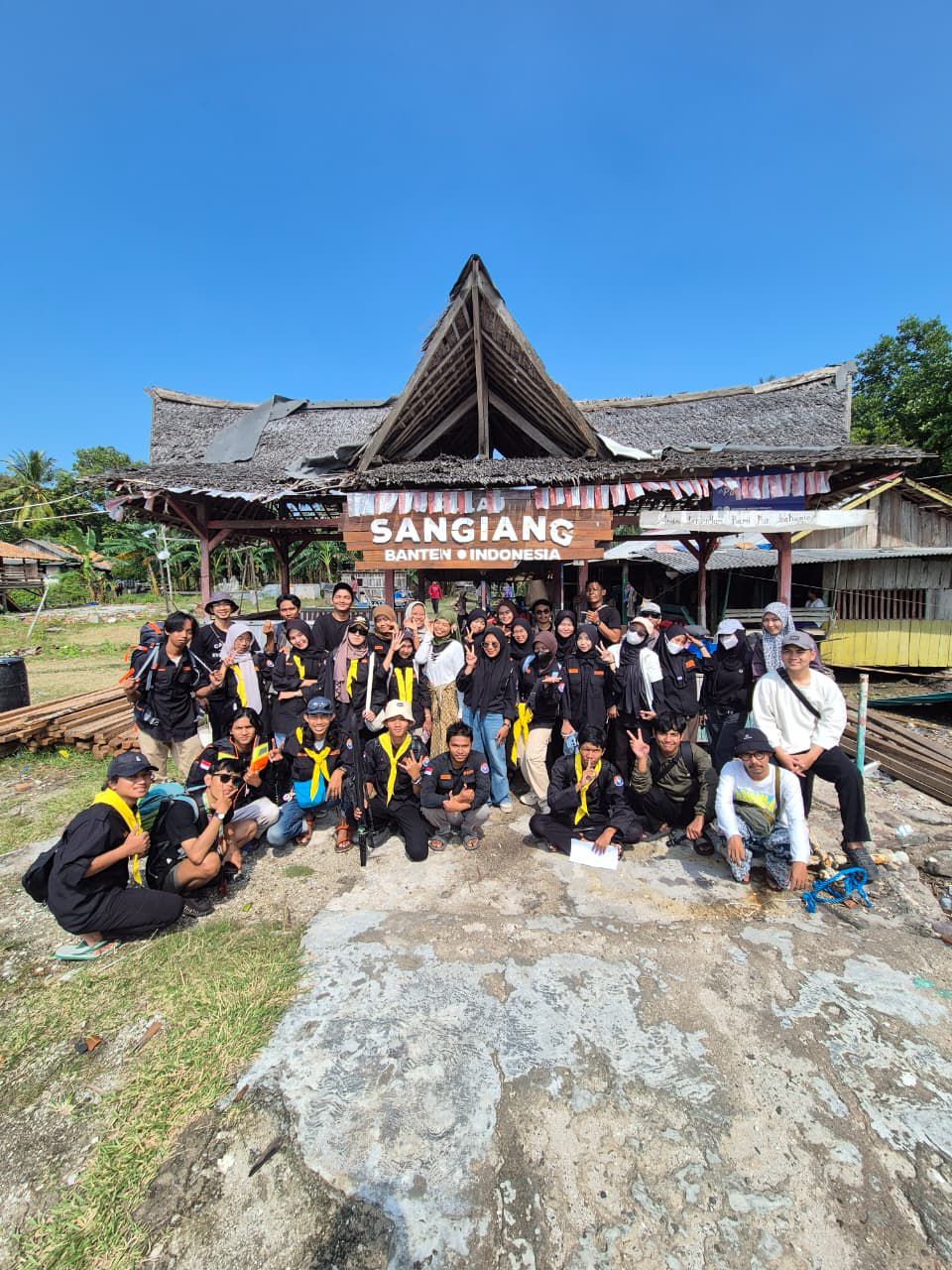 Dokubata Pulau Sangiang - Beach Clean Up